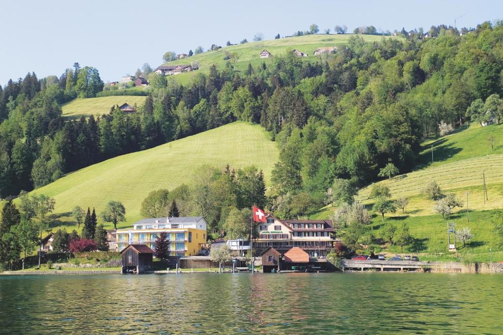 Hotel - Restaurant Eierhals Am Aegerisee Oberägeri Exterior photo