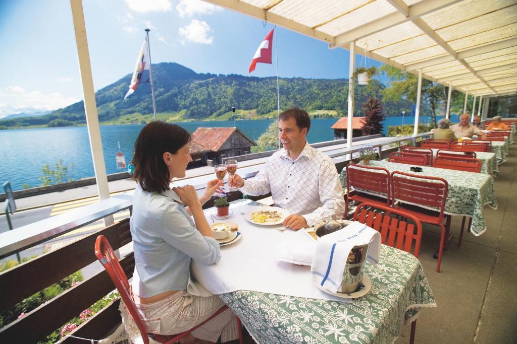 Hotel - Restaurant Eierhals Am Aegerisee Oberägeri Exterior photo