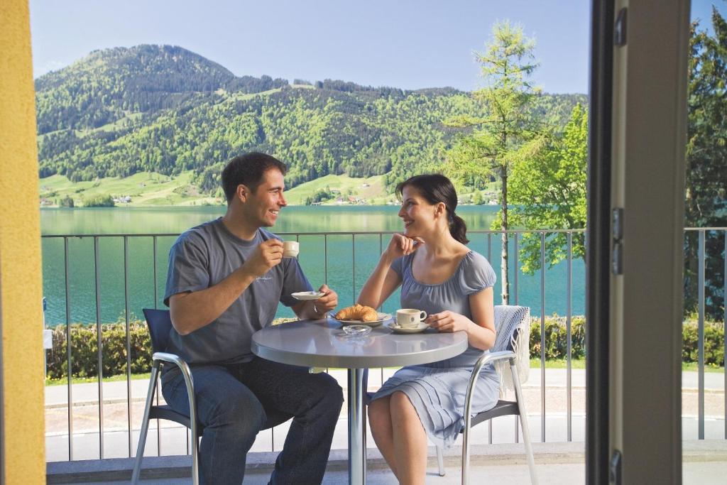 Hotel - Restaurant Eierhals Am Aegerisee Oberägeri Exterior photo